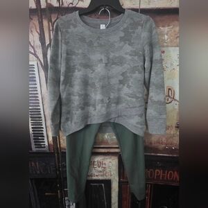 NWOT Camo Print Grey Super Soft Pullover Sweatshirt And Matching Green Leggings